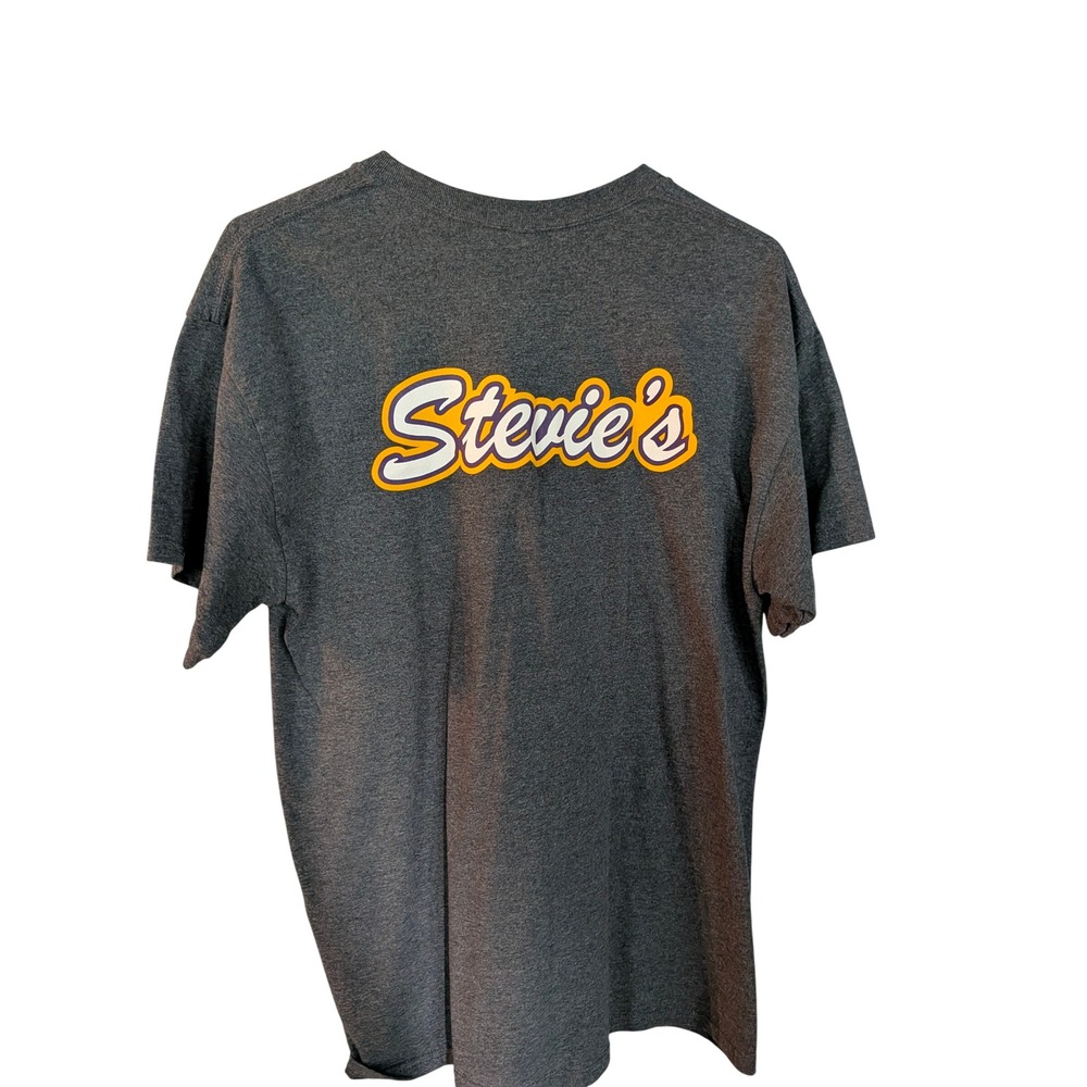 Gildan DryBlend Stevie's Graphic T-Shirt Mens Large Gray Gold Short Sleeve